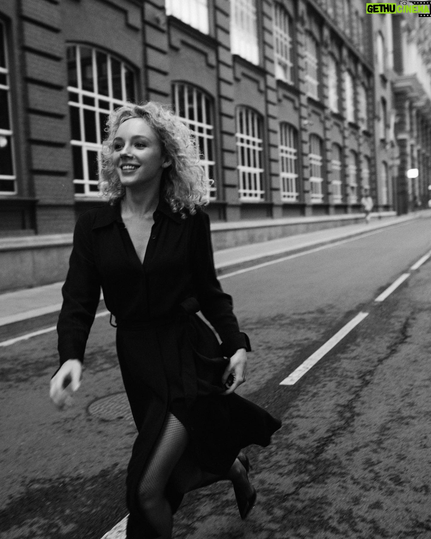 Anastasia Talyzina - 5.1K Likes - Я верю в безусловную любовь, в безвозмездную поддержку, в доброе, светлое слово, в улыбку, в тихую случайную помощь. Верю, что мы меняем мир, начиная с себя. Верю в доброе божественное начало в человеке и верю в то, что пронесу свою Веру через всю жизнь🤍
.
.
Ph. Шикарная @photokush_ ✨