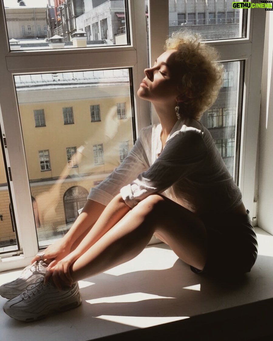 Anastasia Talyzina - 1.7K Likes - Дышу в ритм мелькавшей мелодии🙌🏼