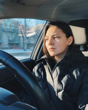 Anastasiia Nesterenko Instagram - Моє Невміння робити селфі
Я компенсую скріншотами з відосів, де я (випадково!) гарно ловлю світло😂
