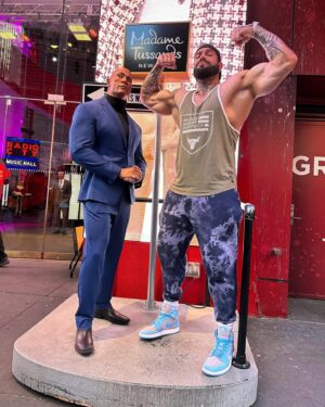 Anatoliy Lakutsyn Instagram - Finally I find @therock 🦍💪🏽
@projectrock