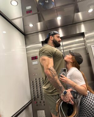 Anatoliy Lakutsyn Instagram - Happy birthday my Love❤️‍🔥
From the moment I met @xxsamanthafit my life took on bright colors and my heart began to beat. I’ve been a lone wolf for a long time. From the moment I met her, I realized that my life had just begun. Thank you for the highlights.
Love You ❤️😍
