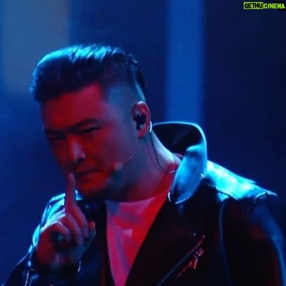 Anatoliy Tsoi - 18.9K Likes - «Покажу паранойю» на премии «Виктория»
Автор стихов: Михаил Гуцериев
Автор музыки: Дарья Кузнецова @darya.cuznetsova
Креативный продюсер и режиссёр Андрей Болтенко
@boltenkoandrei
@ars.company
@russianmusicawards