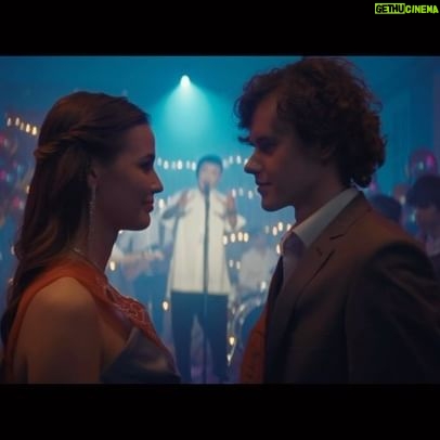 Anatoliy Tsoi - 11.2K Likes - ПРЕМЬЕРА клип «Лавочки»
Спасибо всем, кто с нами!
Режиссер @streltsov.producer
Слова @locdog2070
Музыка @scadymusic
А так же всей съемочной команде
@dop.rim @nina_loma @zoloto_severa @valentino_live
Актерам
@kristina_orly @egorshikhanov
Константин Кулешов, Лариса Бурковская
Музыкантам
@dmitry_ursul @serge_sool @savindreams
#лавочки
#TSOY