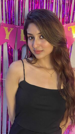 Anchal Sahu Instagram - Fav forecast!!🫶🏻🧺🥂🤎
