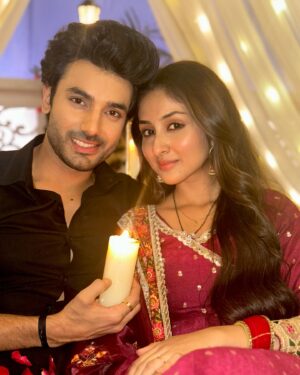 Anchal Sahu Instagram - Crafting magic on screen and off, with candlelight and chemistry. 💫
#pariraj ❤️
