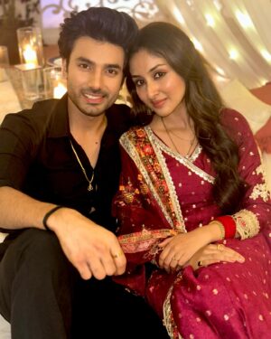 Anchal Sahu Instagram - Crafting magic on screen and off, with candlelight and chemistry. 💫
#pariraj ❤️