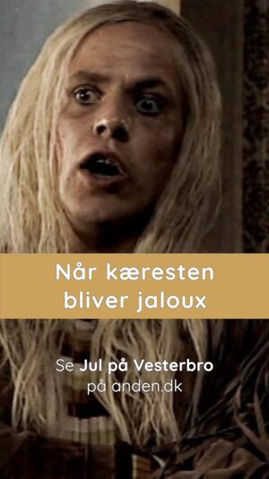 Anders Matthesen Instagram - Er du juleklar? 🎄🎁 Som altid kan du nyde december måned i selskab med Stewart, Danny, Randi og alle de andre - så er julestemningen sikret. ⠀
⠀
Samtlige 24 afsnit af ‘Jul på Vesterbro’ ligger allerede nu klar til køb eller leje på anden.dk, hvis du foretrækker at se hele møget på én gang. Link i bio @andersandenmatthesen #andersmatthesen #julpåvesterbro #julekalender