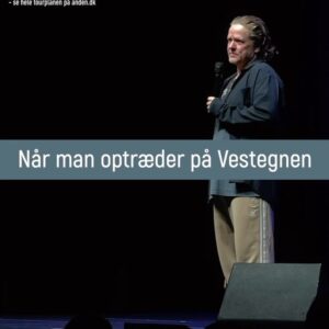 Anders Matthesen Instagram - Man kan aldrig vide sig helt sikker, når man optræder på Vestegnen 😬⠀
⠀
Hvis du endnu ikke har oplevet mit nye onemanshow, er det ved at være sidste chance. Der er nu kun shows tilbage i København, Aalborg, Struer, Aarhus, Næstved og Thorshavn.⠀
⠀
På torsdag, d. 8 juni, har jeg mine sidste shows i Aalborg for denne gang. Til det sene show, kan du stadig få fat i rigtig gode pladser. Jeg håber, vi ses. Find billetter og se tourplanen på anden.dk. Link i bio. #andersmatthesen #jokes #comedy