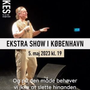 Anders Matthesen Instagram - Billetterne til showet i Falkoner Salen den 5. maj 2023 kl. 22 blev revet væk. Derfor har vi netop åbnet et ekstra show samme dag kl. 19 ❤️⠀
⠀
Jeg glæder mig helt vildt til at forsætte turnéen i 2023, hvor jeg har over 40 shows i hele landet. Bl.a. lægger jeg også vejen forbi Nykøbing Falster og Sønderborg.⠀
⠀
Billetter og tourplan finder du på anden.dk. Link i bio @andersandenmatthesen. ⠀
⠀
Rigtig godt nytår🍾🎉⠀
⠀
Obs. starttidspunktet for det sene show i Falkoner Salen den 5. maj er rykket en halv time. Showstart er derfor klokken 22. Alle der har købt en billet skulle gerne have modtaget en mail fra Ticketmaster #andersmatthesen #jokesfraenhvidstraightmand #falkonersalen #danskcomedy