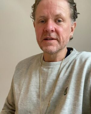 Anders Matthesen Instagram - Nyt afsnit af DEN HVIDE VÆG - ude nu !!! #denhvidevæg