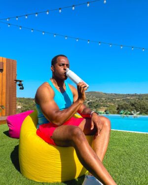 Andi Peters Instagram - Love Island 2022: So lucky to be able to broadcast live from the Villa whilst the Islanders were asleep. Can’t lie, I was a bit of a super fan. Next stop the set of a Star Wars film…I wish! #loveisland #itv #bombshell