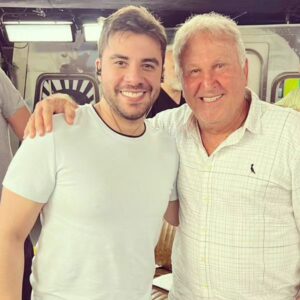 André Alba Instagram - Grande lenda @zico 
Craque de bola, só faltou jogar no Santos.