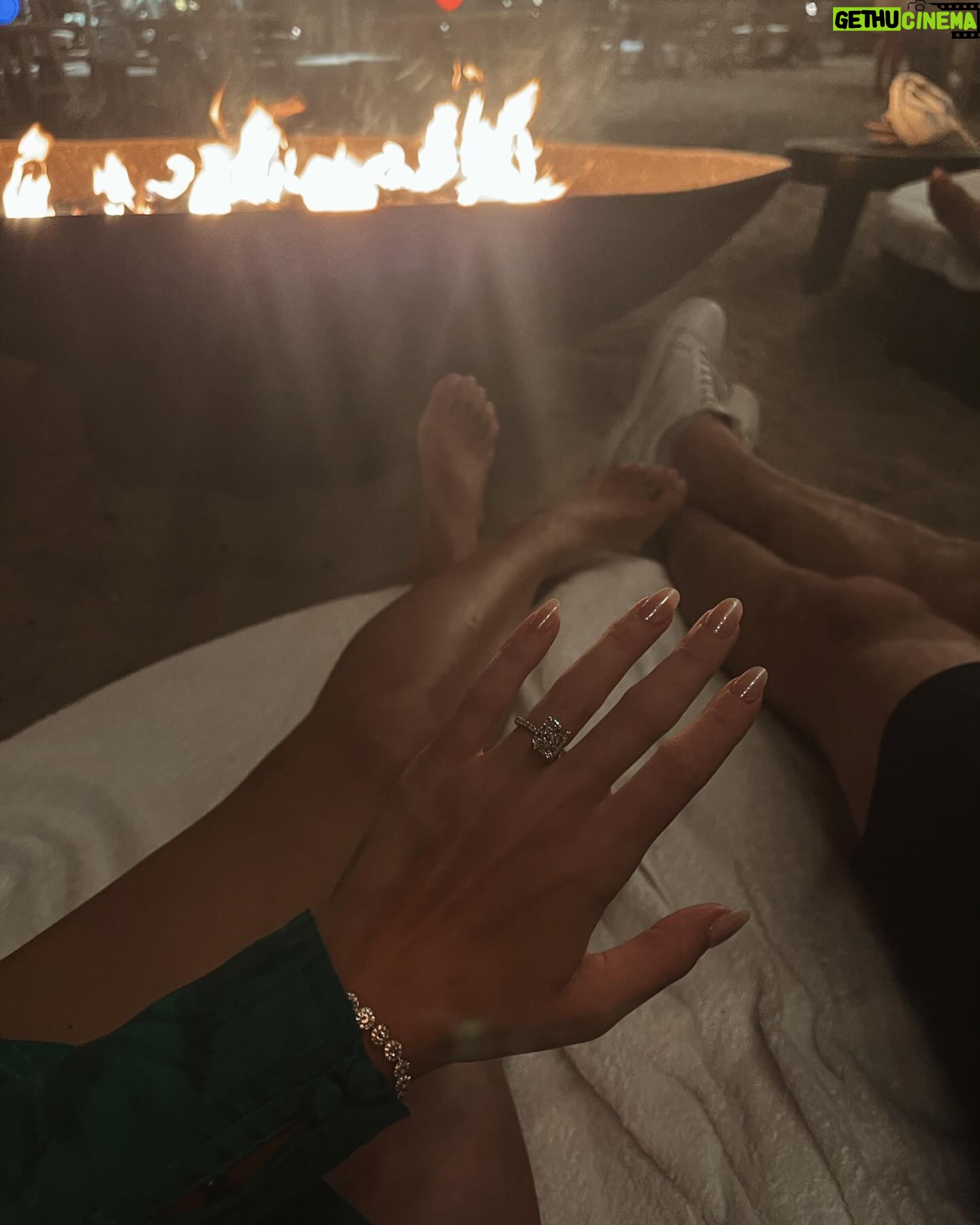 Andre Burakovsky - 10.3K Likes - We are engaged!! My forever person. Can’t wait for forever with you ❤️
