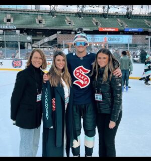 Andre Burakovsky Instagram - HAPPY NEW YEAR!! #winterclassic #familytime