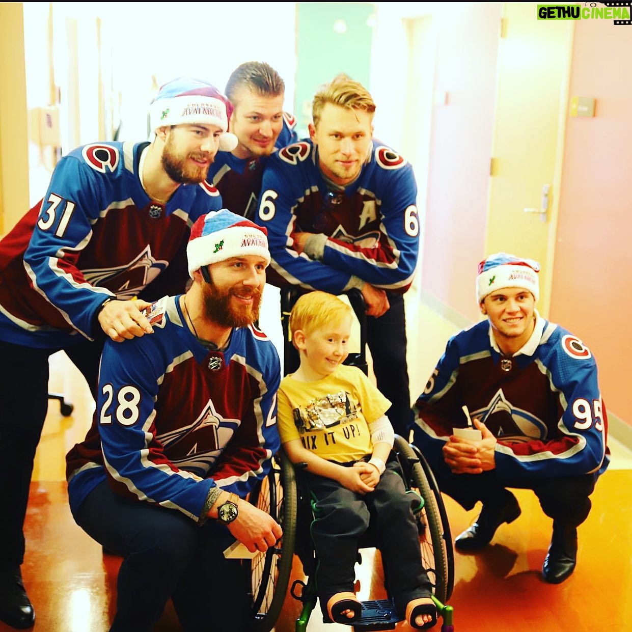 Andre Burakovsky - 11.1K Likes - Had a great time visiting all the kids at the children’s hospital today. Always fun to see a cute little smile #staystrong