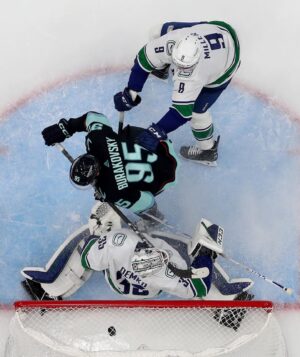 Andre Burakovsky Instagram - Best time of the year. Let’s get it going boys!! @seattlekraken