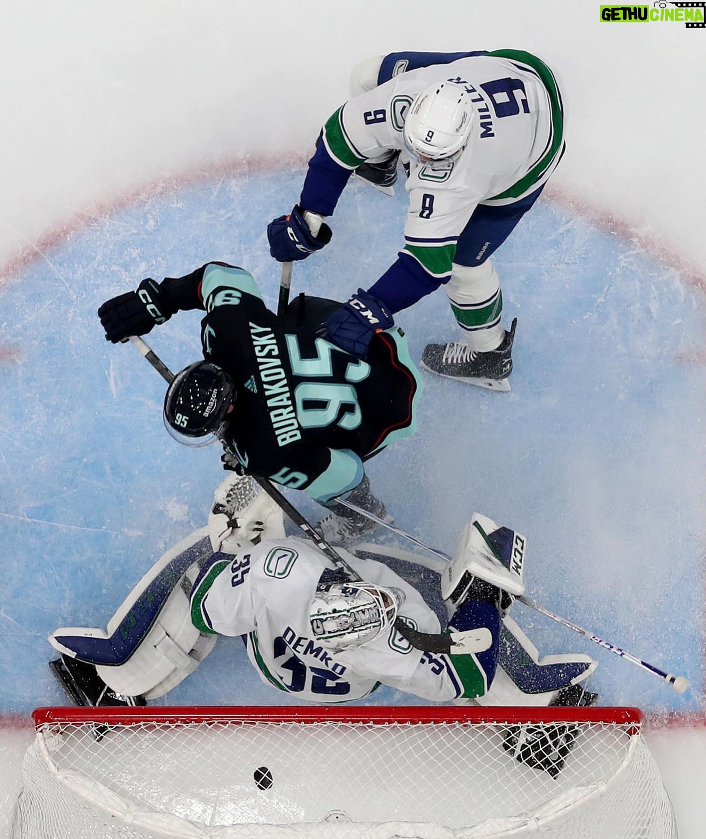 Andre Burakovsky - 8K Likes - Best time of the year. Let’s get it going boys!! @seattlekraken