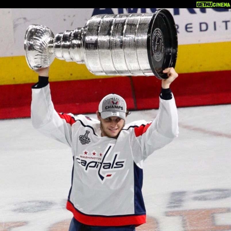 Andre Burakovsky - 11.9K Likes - Imorgon 9/8 kommer stanley cup till Malmö för första gången. Jag kommer att hålla till vid Limhamns ishall mellan 10.00-13.00 hoppas alla kommer och att vi ses där!! 🏆🏆🏆