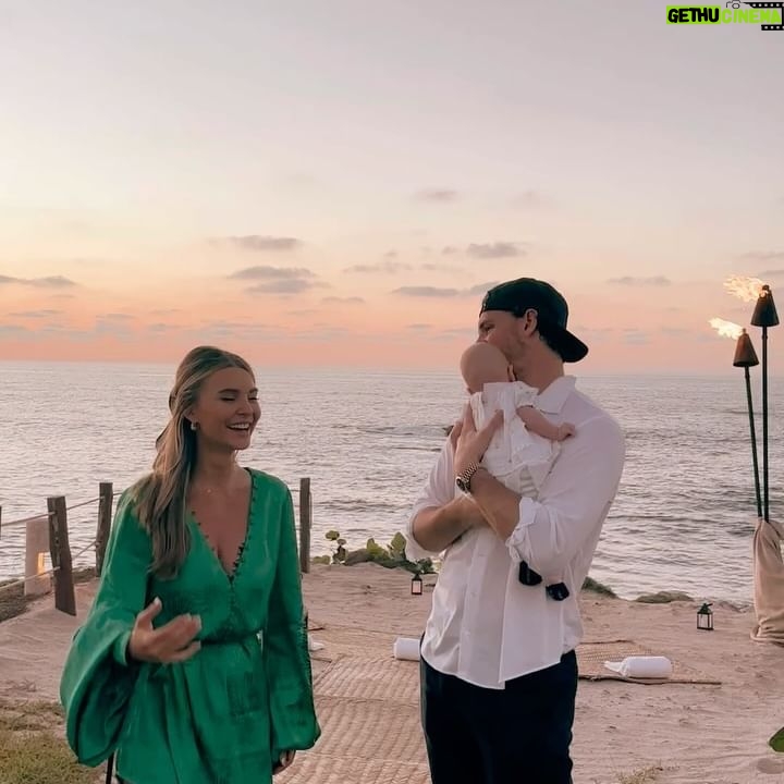 Andre Burakovsky - 10.3K Likes - We are engaged!! My forever person. Can’t wait for forever with you ❤️