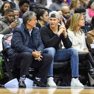 Andre Burakovsky Instagram - 🏀🏀