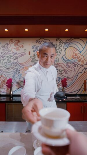 André Chiang Instagram - Our Culinary Ambassador André Chiang, the world-renowned Master Chef, presents you a personalized hotpot experience “Broth by André Chiang at Mizumi” in Wynn Macau! After months of intensive refinement, Chef André has perfected his new selection of 8 Pan-Asian broths by slow-cooking bone broth every single day. His home-made broths pay homage to the diverse food cultures that inspire his culinary artistry 💭

Enquiry and Reservation: (853) 8986 3663 

經歷數月精心打磨，永利澳門餐飲大使及顧問江振誠大師為你呈現前所未有的高訂火鍋新體驗 — 「尚湯 • 江振誠主理」。以每日新鮮慢熬真材實料的骨湯為基礎，江振誠大師打造出 8 款個性迥異的泛亞風味湯底，與你在永利澳門分享各地飲食文化對他的影響💭

查詢及預訂: (853) 8986 3663

#WynnMacau #永利澳門 #BrothbyAndréChiangatMizumi #尚湯江振誠主理 #Mizumi #泓 #WynnDining #WynnFoodies #CheckInWithWynn #GourmetAtWynn #Macau #Macao #MacauDining #MacauFood #永利打卡攻略 #永利美食關注組 #AndréChiang #江振誠 #mizumibroth