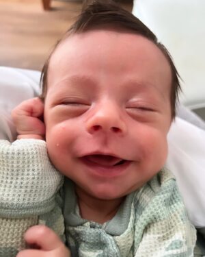 André Coelho Instagram - Hoje eu só quero agradecer pela sua vida meu filho! Pela sua vida e do seu irmão… eu vi você sem ar, roxinho, lutando pra respirar e nunca vou conseguir esquecer essa cena, mas Deus é grandioso demais e capacita a gente pra cuidar e proteger. Obrigada Deus! Gratidão infinita por ter conseguido junto com André salvar nosso filho!