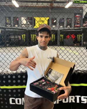 Andre Fili Instagram - Sharpening skills, practicing gratitude, learning to let go. Rocket Fuel type shit. ⛽️🚀 I partnered up with @dialedmoods. Feels good to be working with like- minded people, feels even better to get to do what I love every day. X-Men ‘97 is so damn good go watch it now.
