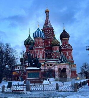 André Santos Instagram - Hoje foi dia de visitar o  Kremlin! Lugar sensacional! 👏🏽🥶🌍