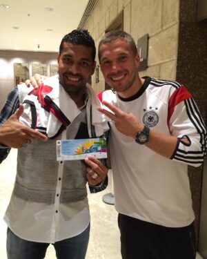 André Santos Instagram - Hoje dia de #tbt , bora então matar a saudade de alguns parceiros que o futebol me proporcionou… 💥🚀⚽️