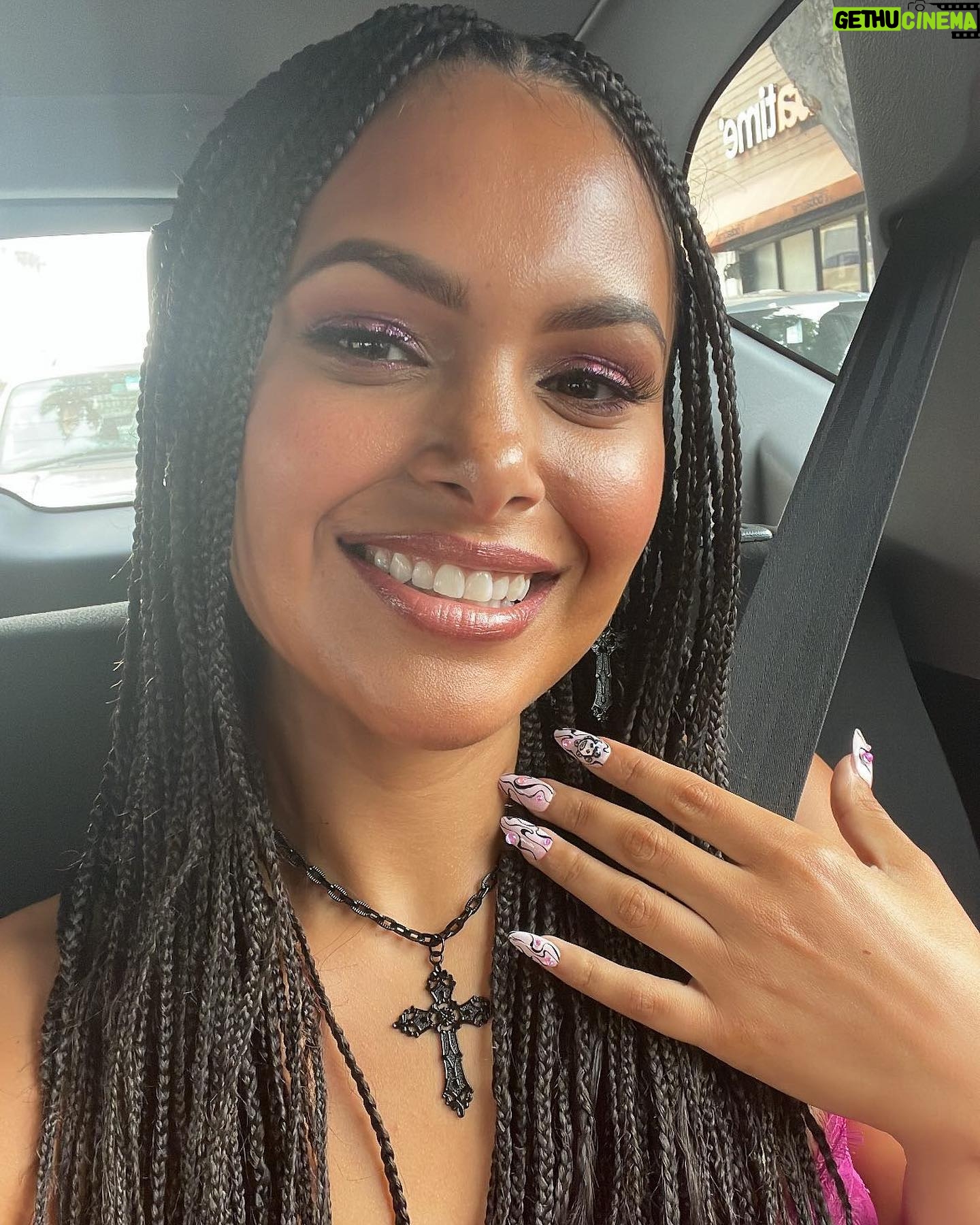 Andrea Cortés - 1.5K Likes - Last night’s celebration was so beautiful! I couldn’t be more thankful and proud to be a part of this family.
“Mayans M.C.” Season 5 premieres tonight on FX and streams tomorrow on Hulu. I hope you will take this last ride with us!
PS I didn’t take any photos last night cause I was having too much fun! I know many of you did so send me what you have! 😅
Makeup: @bobbierileybeauty
Hair: @tiararouge_
Nails: @calitamaz
#MayansFX#MayansMC#fx#hulu#family #blessed