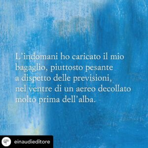 Andrea Marcolongo Instagram - Fra una settimana in Italia! 🇮🇹 “Spostare la luna dall’orbita”, @manuitaumusee, in libreria il 16 maggio per @einaudieditore 🌕🏛️

Posted @withregram • @einaudieditore Una notte diversa da tutte le altre. Completamente sola al Museo dell'Acropoli, a tu per tu con il passato.

"Spostare la luna dall'orbita", il nuovo libro di Andrea Marcolongo (@andrea.marcolong), è tratto da un'esperienza vera. Vi aspetta in libreria dal 16 maggio, ma lo trovate in pre-order in tutti gli store digitali.