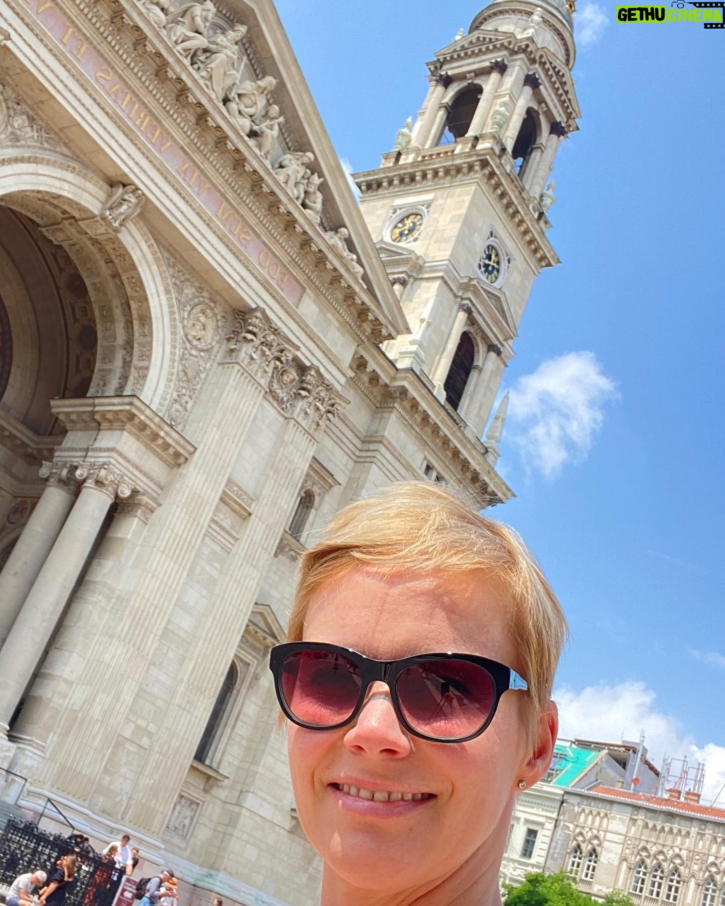 Andrea Osvárt - 844 Likes - When you accidentally show up 1 hr early to your hairdresser and realize to have 1 hour off to enjoy your own city 💖#Budapest #touristinmyowncity