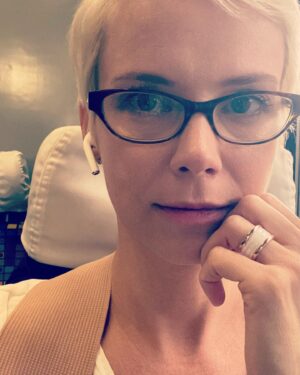 Andrea Osvárt Instagram - Need to look smart today. Will I manage? #newhorizons #newrole 🧑‍🏫🏫🎓#onthego