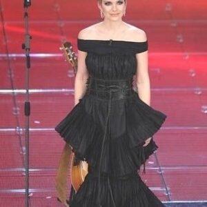 Andrea Osvárt Instagram - Ecco il mio secondo abito al festival di Sanremo del 2008. Vi piace? 💃😊⁠
#sanremo #perchesanremoesanremo #festivaldisanremo #PippoBaudo