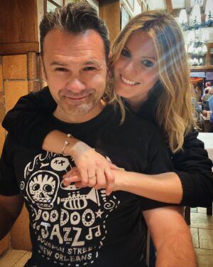 Andrea Ropero Instagram - Celebrando…. 💫😊 #aniversario💍 #siempresí