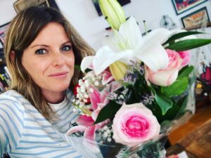 Andrea Ropero Instagram - Recibo a los 40 con la mejor sonrisa y con mi gente. No pido más ❤️ ¡Gracias por las llamadas, mensajes y achuchones! 🎂🥳 #6dejulio #cumple #estrenodécada #feliz