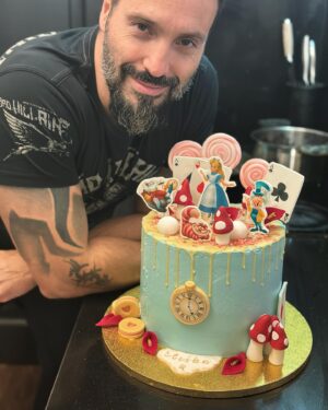 Andrea Veselá Instagram - Ten ja zase tak krasnej @cukrarinka_ ❤️
Holky byly uplne nadseny🙏🙏🙏 
Dekujeme🙏❤️