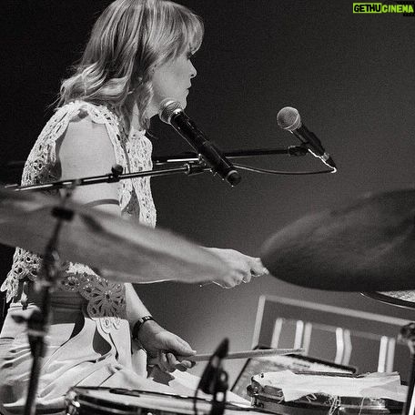 Andréanne A. Malette - 421 Likes - Quelques images du lancement au théâtre Outremont, dans la lentille de @catherinedeslauriers.photo 📷