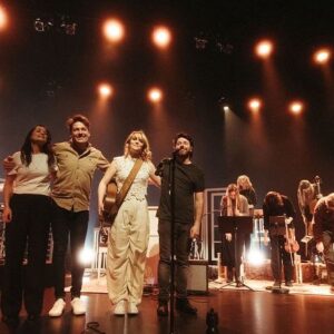 Andréanne A. Malette Instagram - Quelques images du lancement au théâtre Outremont, dans la lentille de @catherinedeslauriers.photo 📷