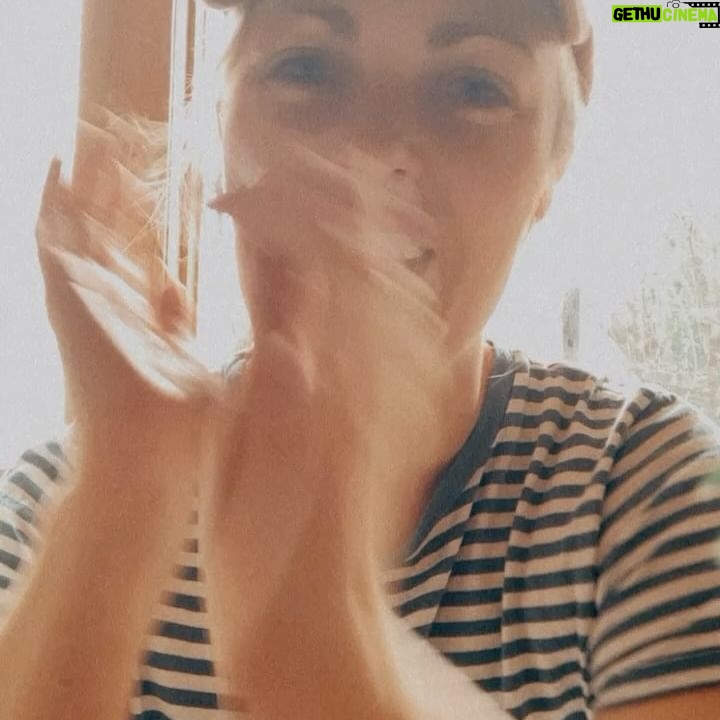 Andréanne A. Malette - 1K Likes - Malette VS Swift !
Swipe pour participer au combat !! 😂🤞🏻
Lien de la précommande dans ma bio ou sur le andreanneamalette.com