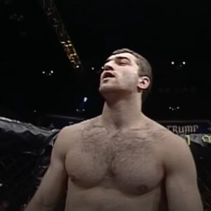 Andrei Arlovski Instagram - Эксперт Betera и боец Андрей Орловский объявил о завершении карьеры в UFC 🫡 

«Мой путь длиною в 24 года в UFC подошел к логическому завершению, но это только конец одной главы в моей книге, в моей ММА-карьере, а так еще все впереди!

Сейчас в отпуск с семьей, а потом к вам – с новостями... Всем огромное спасибо!» – написал в Instagram Орловский.

45-летний Андрей Валерьевич дебютировал в UFC в 2000 году. И вот чего «Питбуль» добился за свою карьеру в Ultimate Fighting Championship:

Чемпион UFC в тяжёлом весе
Временный чемпион UFC в тяжёлом весе 

Обладатель премии «Лучший бой вечера» – против Трэвиса Брауна
Обладатель премии «Выступление вечера» – против Антониу Силвы

Лучший бой полугодия – против Трэвиса Брауна

Второе место по количеству побед в истории UFC (ничья с Дональдом Серроне)

Наибольшее количество побед в истории UFC в тяжелом весе – 23

Наибольшее количество боев в истории UFC в тяжелом весе – 38

Первый белорусский чемпион в истории UFC 💪