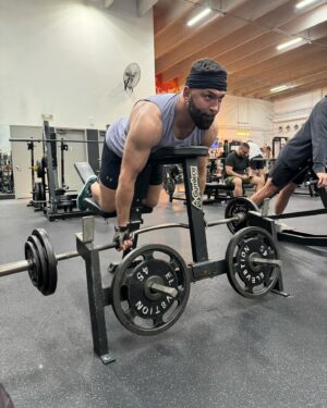 Andrei Arlovski Instagram - #Bodybuilding @seva_the_coach …..!!
Getting #bigger / #stronger 💪💪💪💪

#Спина , #еще #раз - спина 

#АндрейОрловский #АндрейПИТБУЛьОрловский #бодибилдинг #AndreiArlovski #OriginalPitBull #OG #AndreiThePitBullArlovski #WARlovski #mma #ufc