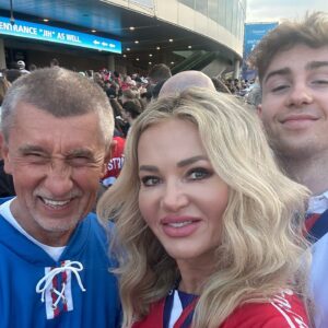 Andrej Babiš Instagram - Jdeme na to 🏒😍🇨🇿