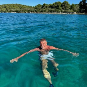 Andrej Babiš Instagram - Sice jen na tři dny, ale užívám si to hodně 😍🌊