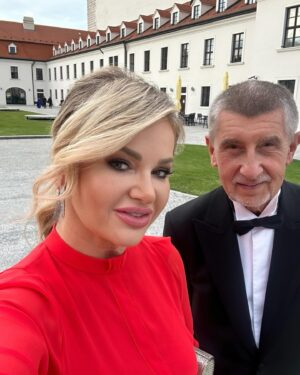 Andrej Babiš Instagram - Krásné zakončení skvělého dne 🙂