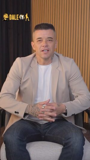 Andrés D'Alessandro Instagram - Dos campos para as plataformas digitais. ⚽️

Depois de uma carreira de sucesso no futebol, @dale10 marca mais um gol, agora fora das quatro linhas. Vem aí a DALE TV! 🎥

Um espaço para grandes personagens, boas conversas e histórias inéditas. 👏🏻

▶️Você é nosso convidado especial! A partir do dia 6 de maio, todas às segundas, um programa inédito no YouTube. 

Curta, compartilhe e acompanhe essa nova jornada do lendário camisa 10. 🔝

DALE TV, o canal do D’Ale! 

#daletv #dale10marketing #dale10 #dalessandro #dalenoyoutube