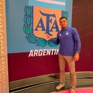 Andrés D'Alessandro Instagram - #TBT Seleção Catar!

Nesta semana, encerramos mais uma experiência: comentar o Mundial por 30 dias ao vivo no @sportv, um das maiores mídias esportivas do Brasil.

Esta grande equipe, de profissionais das mais variadas áreas, tornou a responsabilidade e o desafio possíveis de serem cumpridos.

Com imenso carinho, agradeço a cada um pelo suporte, convívio e dedicação neste período. 

Fechamos com chave de ouro. Aliás, com a nova estrela dourada: Argentina TRI campeã do Mundo!

Obrigado, amigos. Vocês fizeram história!

🇦🇷🇶🇦⚽️🏆🥇

#TaNaCopaTaNoSportv #CopaDoMundo #FifaWorldCup #Catar2022 #Argentina