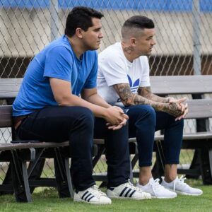 Andrés D'Alessandro Instagram - D’ALESSANDRO completa dois meses de trabalho como coordenador técnico do Cruzeiro, nesta terça-feira.
⠀⠀⠀⠀⠀⠀⠀⠀
Em seu primeiro desafio como gestor de futebol, o argentino participa da campanha de destaque do clube mineiro em seu retorno à elite do futebol nacional.
⠀⠀⠀⠀⠀⠀⠀⠀
A Raposa contabiliza três vitórias em quatro rodadas disputadas e é dona da melhor defesa do Campeonato Brasileiro 2023.
⠀⠀⠀⠀⠀⠀⠀⠀
Já pela Copa do Brasil, a equipe superou o Náutico na terceira fase e agora encara o Grêmio pelas oitavas de final.
⠀⠀⠀⠀⠀⠀⠀⠀
Após 23 anos de atuação vestindo a camisa de sete clubes na América do Sul e Europa, além da Seleção Argentina, @dale10 anunciou sua aposentadoria dos gramados em abril do ano passado.

📸 Divulgação | @cruzeiro
⠀⠀⠀⠀⠀⠀⠀⠀
#TXT #Sports #Business #Assessoria #DAlessandro #DAle10 #Cruzeiro