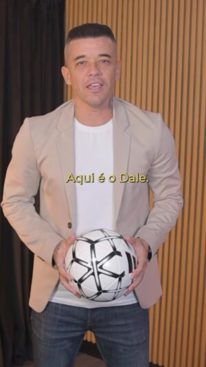 Andrés D'Alessandro Instagram - É AMANHÃ! Nesta segunda, dia 27, vai ao ar o primeiro episódio da DALE TV. 👏🏻

Te liga nas dicas do @dale10 sobre o nosso primeiro entrevistado. Tá fácil, né? 

Deixa aqui nos comentários teu palpite e não esquece: amanhã, dia 27, às 18h30, no canal do YouTube a primeira resenha da DALE TV. 

Podemos adiantar que está imperdível!

🎥 DALE TV, o canal do D’Ale!