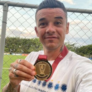 Andrés D'Alessandro Instagram - Campeão Mineiro Sub-20 2023!

Parabéns ao grupo de atletas, corpo técnico, profissionais e diretoria da nossa base. @cruzeiro 

Dedicação, comprometimento e trabalho nos levam
às conquistas!

📸 @cruzeirobase 

#CriasDaToca #MineiroSub20 #FechadoComOCruzeiro

🦊⚽️🏆